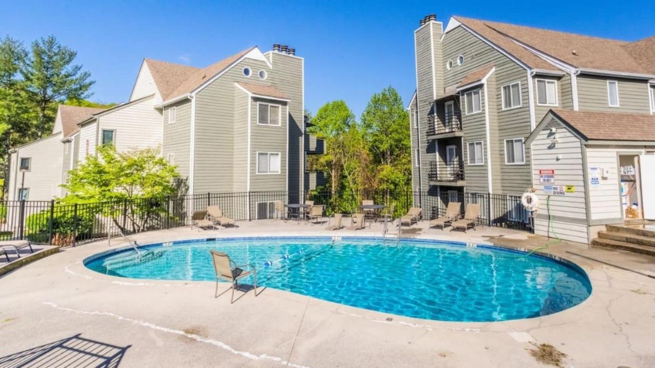 Sky High Views!!-Peak Mountaintop-Outdoor Pool-Close To Downtown-Private Balcony-Wifi-Cable Gatlinburg Exterior foto