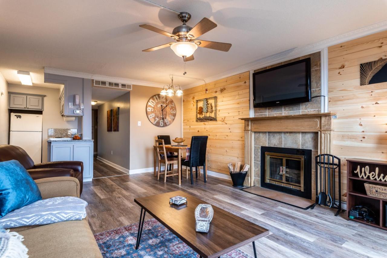 Sky High Views!!-Peak Mountaintop-Outdoor Pool-Close To Downtown-Private Balcony-Wifi-Cable Gatlinburg Exterior foto