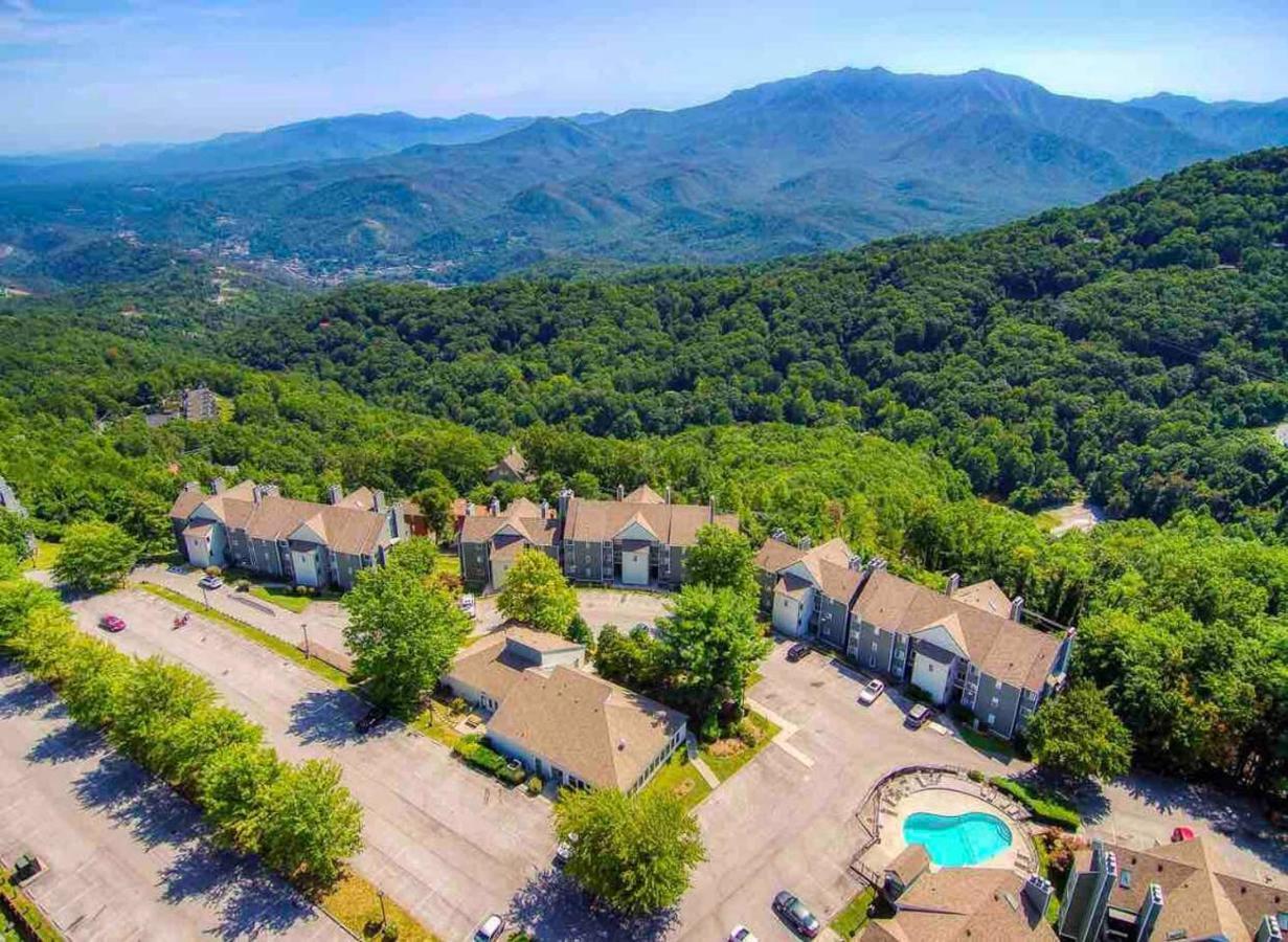 Sky High Views!!-Peak Mountaintop-Outdoor Pool-Close To Downtown-Private Balcony-Wifi-Cable Gatlinburg Exterior foto