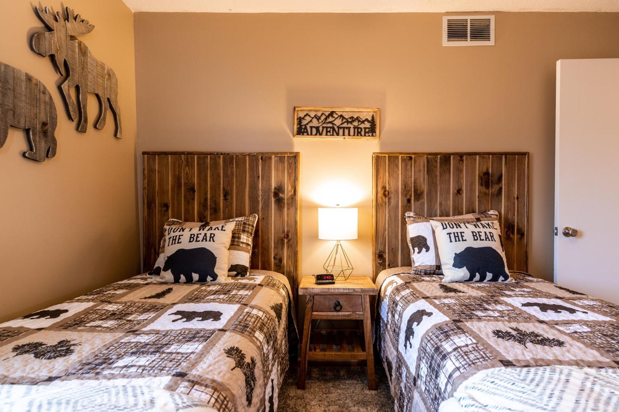 Sky High Views!!-Peak Mountaintop-Outdoor Pool-Close To Downtown-Private Balcony-Wifi-Cable Gatlinburg Exterior foto