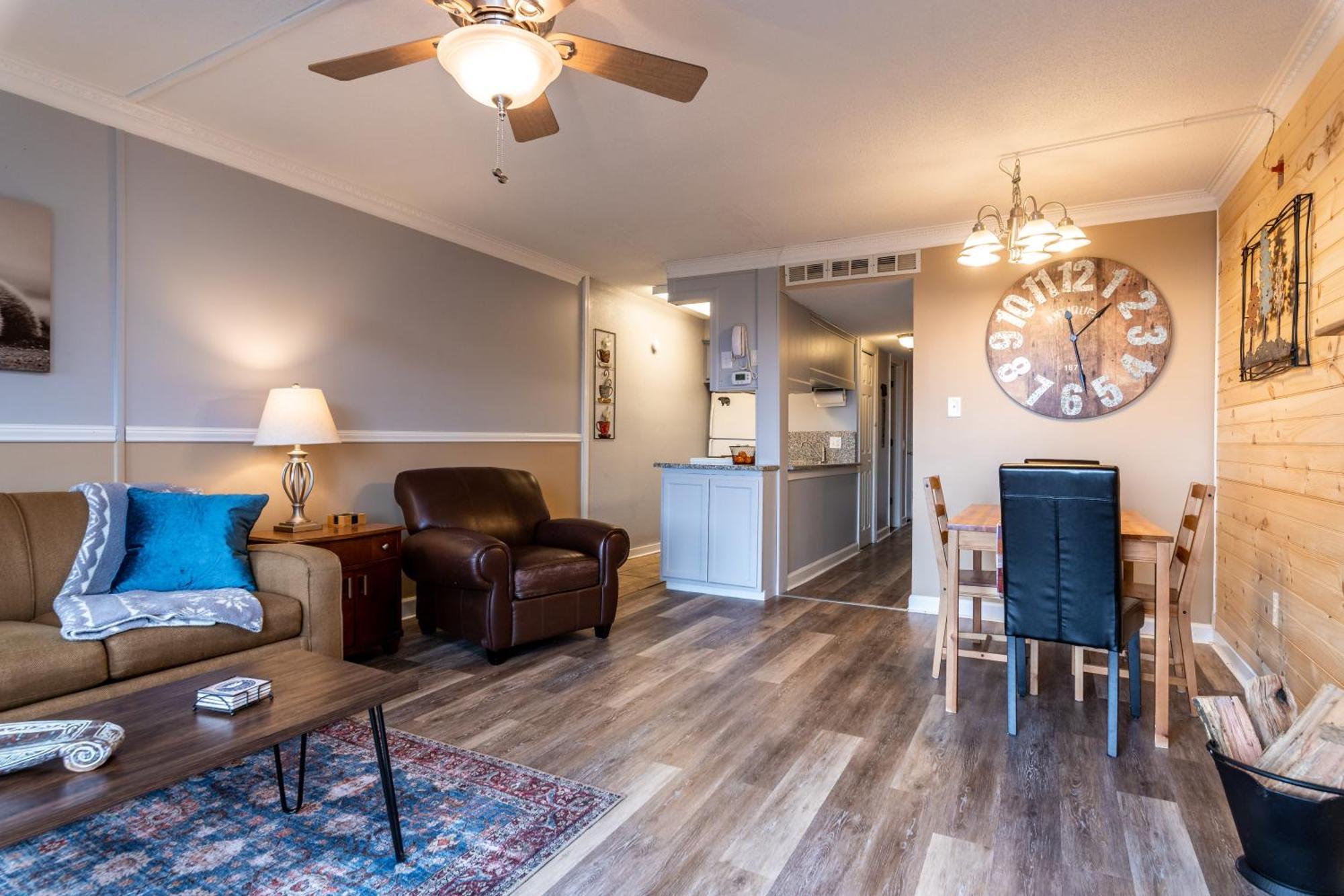 Sky High Views!!-Peak Mountaintop-Outdoor Pool-Close To Downtown-Private Balcony-Wifi-Cable Gatlinburg Exterior foto