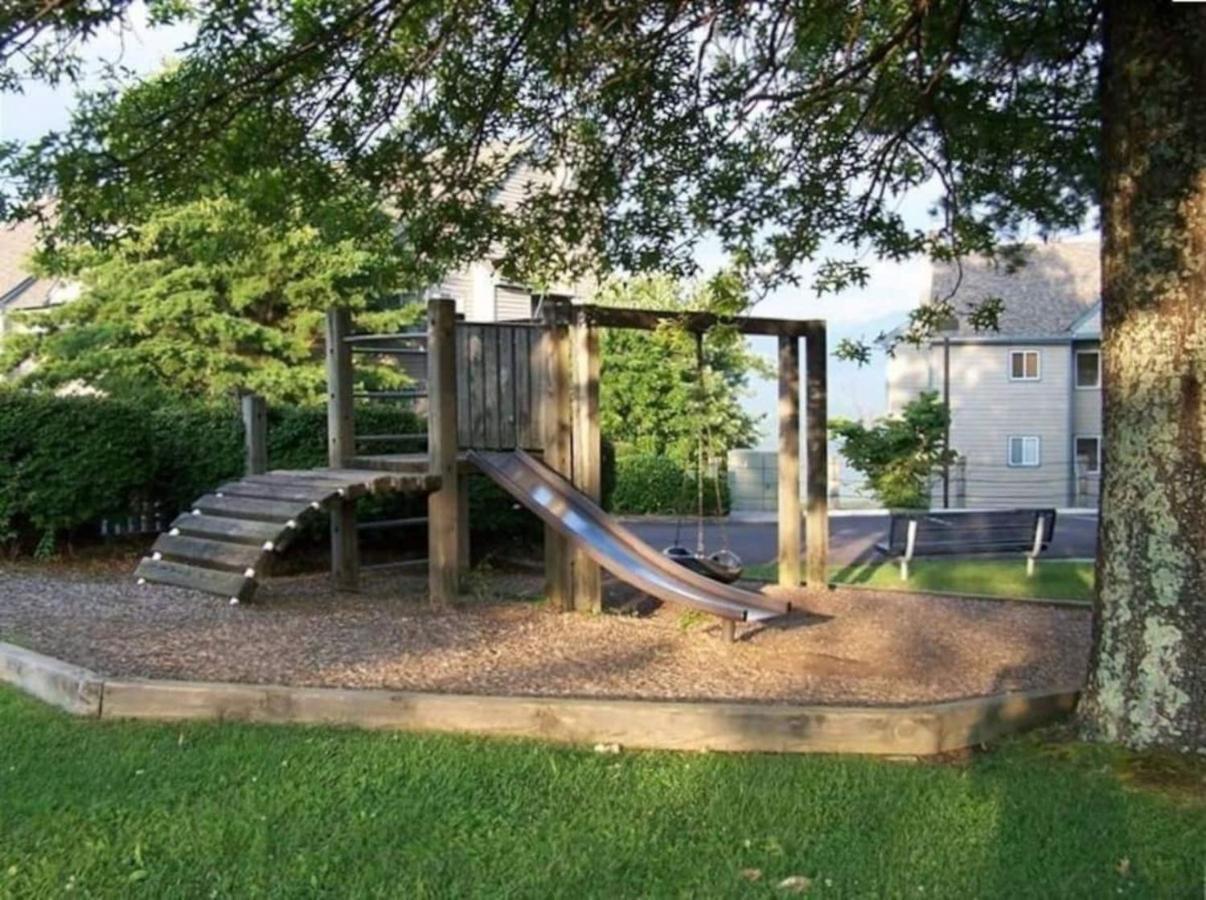 Sky High Views!!-Peak Mountaintop-Outdoor Pool-Close To Downtown-Private Balcony-Wifi-Cable Gatlinburg Exterior foto