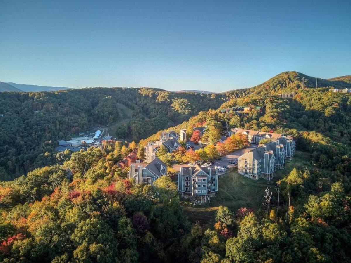 Sky High Views!!-Peak Mountaintop-Outdoor Pool-Close To Downtown-Private Balcony-Wifi-Cable Gatlinburg Exterior foto