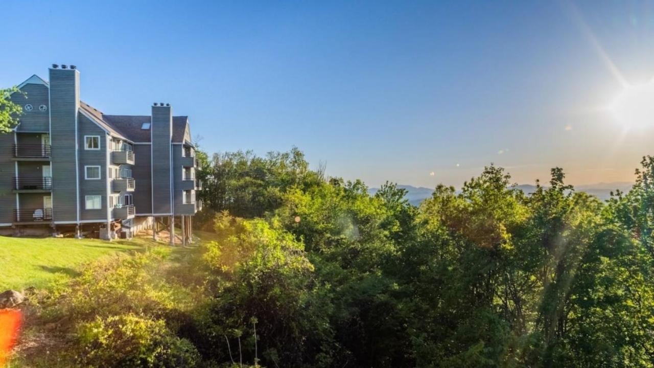 Sky High Views!!-Peak Mountaintop-Outdoor Pool-Close To Downtown-Private Balcony-Wifi-Cable Gatlinburg Exterior foto