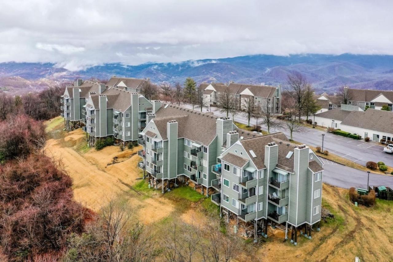 Sky High Views!!-Peak Mountaintop-Outdoor Pool-Close To Downtown-Private Balcony-Wifi-Cable Gatlinburg Exterior foto