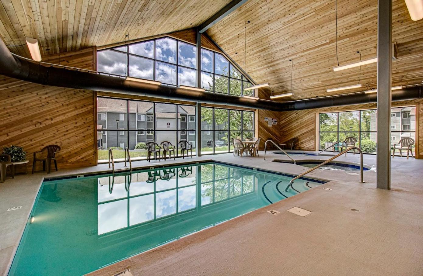 Sky High Views!!-Peak Mountaintop-Outdoor Pool-Close To Downtown-Private Balcony-Wifi-Cable Gatlinburg Exterior foto